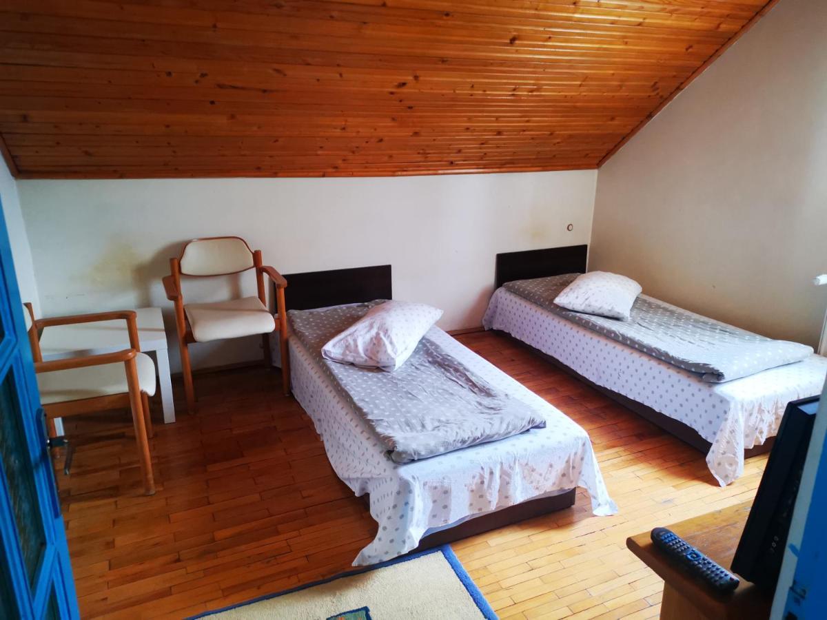 Enjoy Hostel Cluj-Napoca Esterno foto