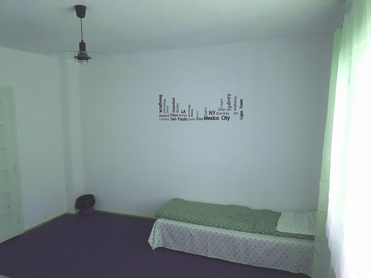 Enjoy Hostel Cluj-Napoca Esterno foto