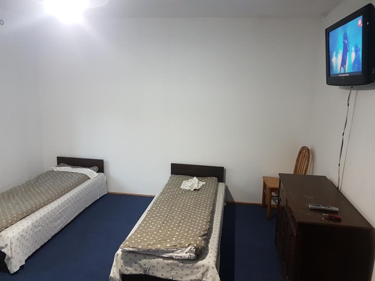 Enjoy Hostel Cluj-Napoca Esterno foto